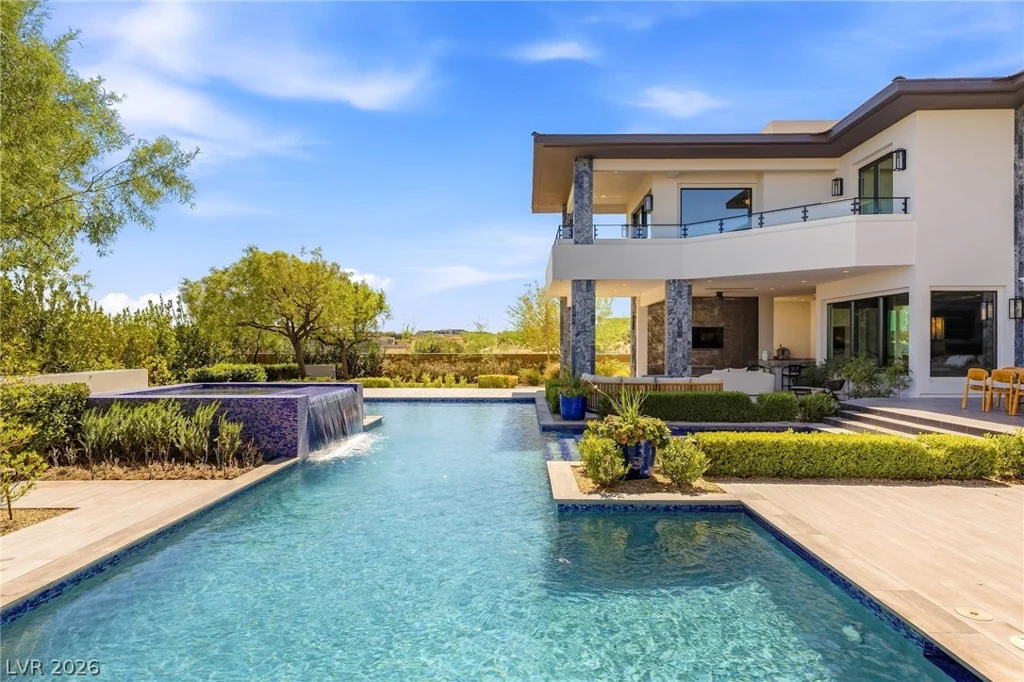 6 Bright Hollow, Las Vegas, NV 89135