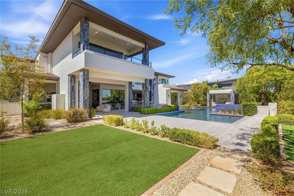 6 Bright Hollow, Las Vegas, NV 89135