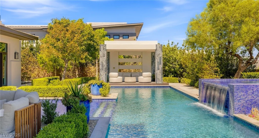 6 Bright Hollow, Las Vegas, NV 89135