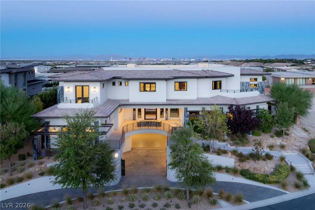 6 Bright Hollow, Las Vegas, NV 89135
