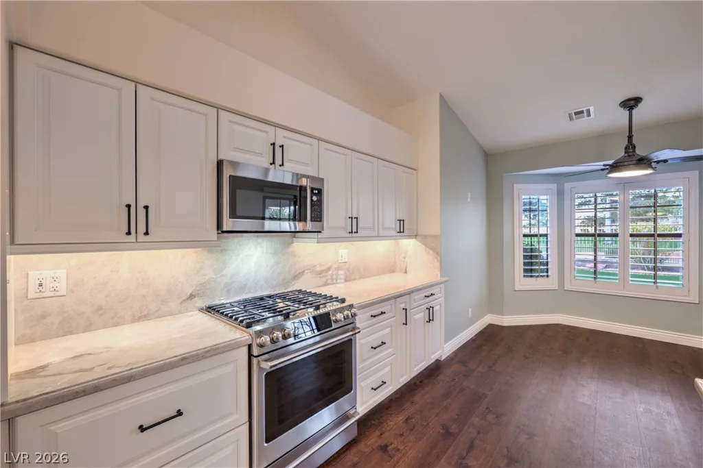 5300 Singing Hills, Las Vegas, NV 89130