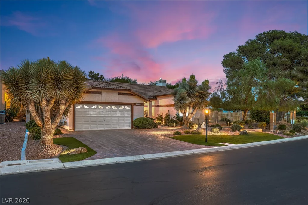 5300 Singing Hills, Las Vegas, NV 89130