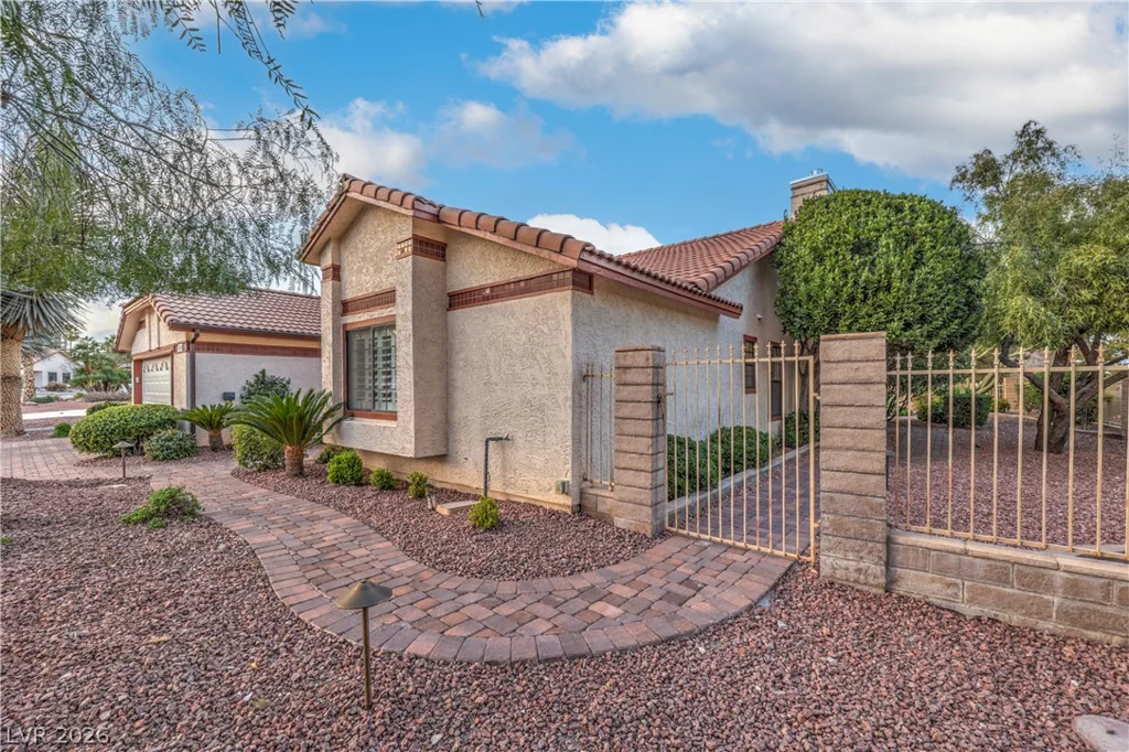 5300 Singing Hills, Las Vegas, NV 89130