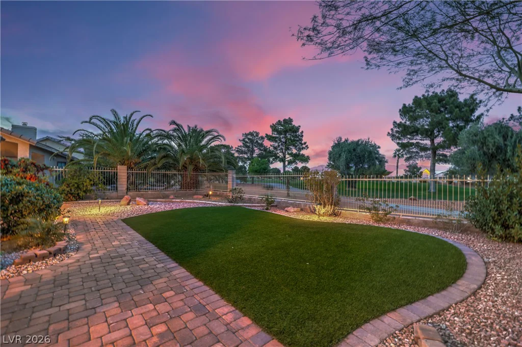 5300 Singing Hills, Las Vegas, NV 89130