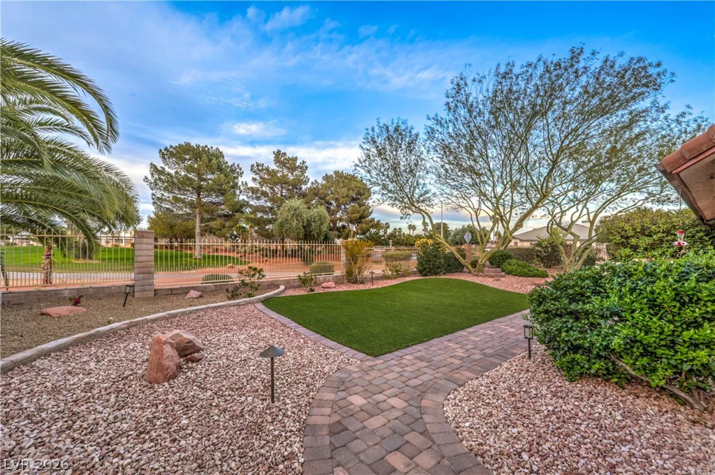 5300 Singing Hills, Las Vegas, NV 89130