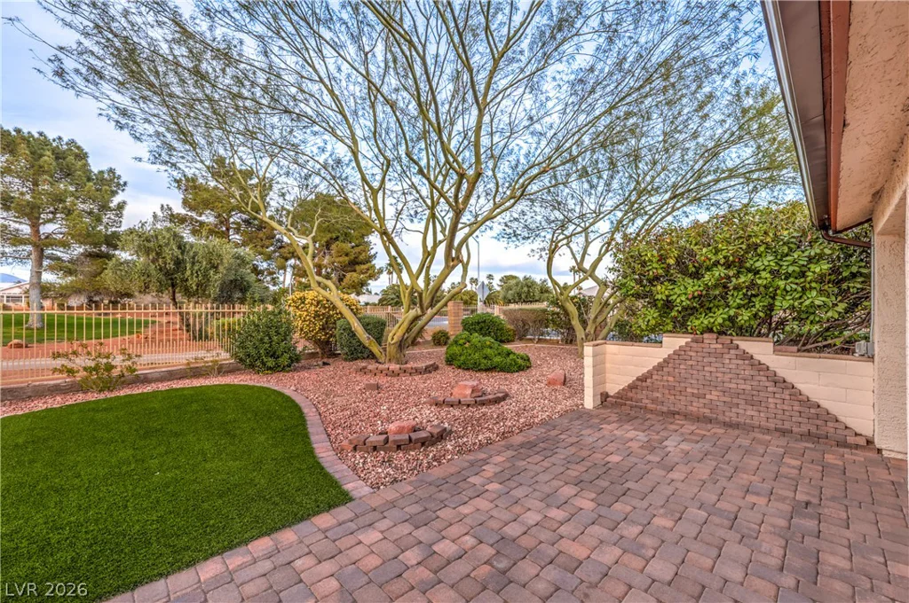 5300 Singing Hills, Las Vegas, NV 89130