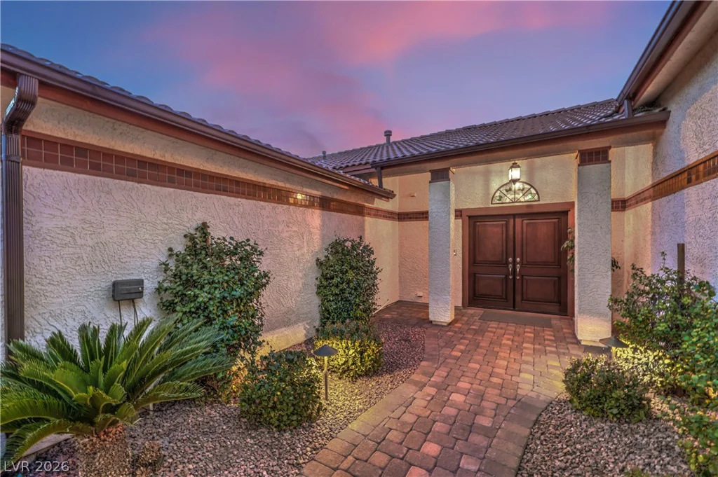 5300 Singing Hills, Las Vegas, NV 89130