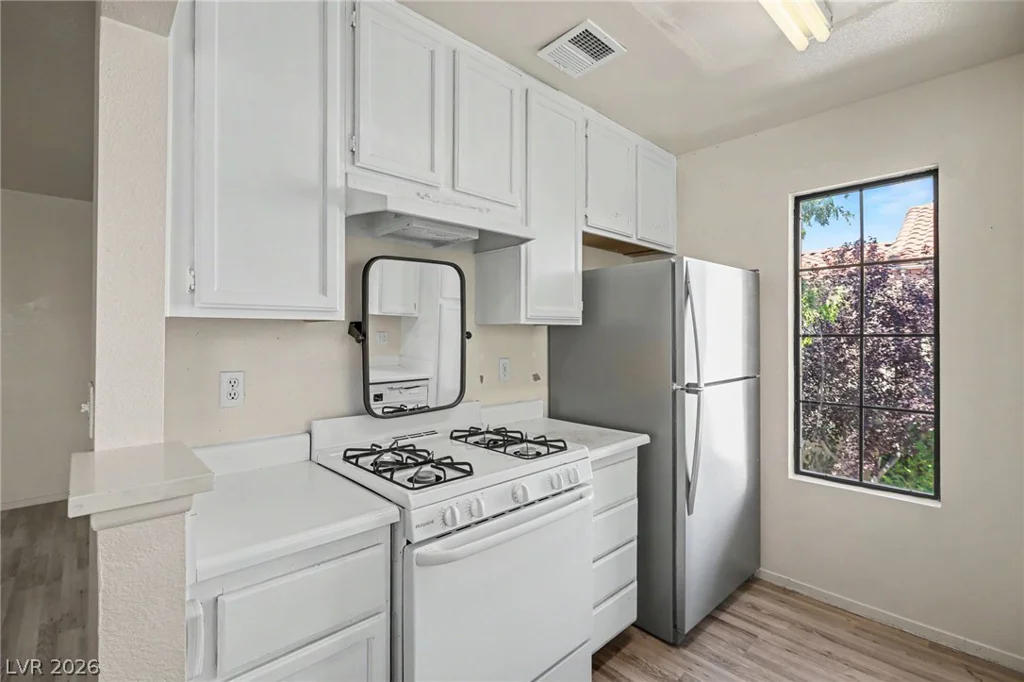 4889 Torrey Pines, Las Vegas, NV 89103