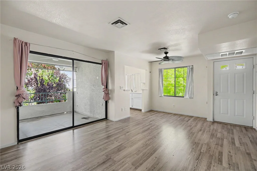 4889 Torrey Pines, Las Vegas, NV 89103