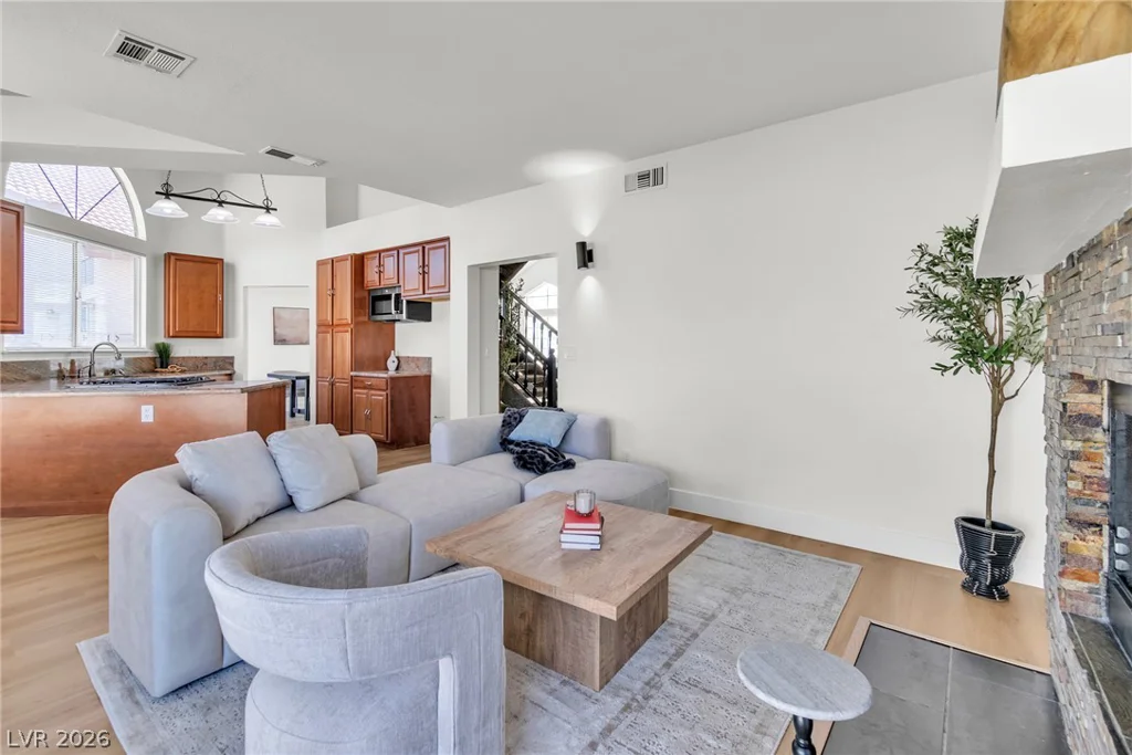 370 Rushing Creek, Henderson, NV 89014