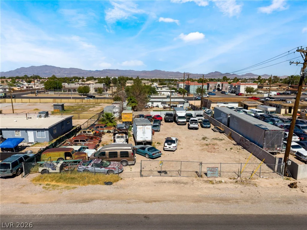 5351 Lake Mead, Las Vegas, NV 89156