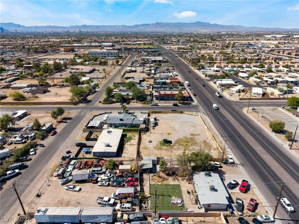 5351 Lake Mead, Las Vegas, NV 89156