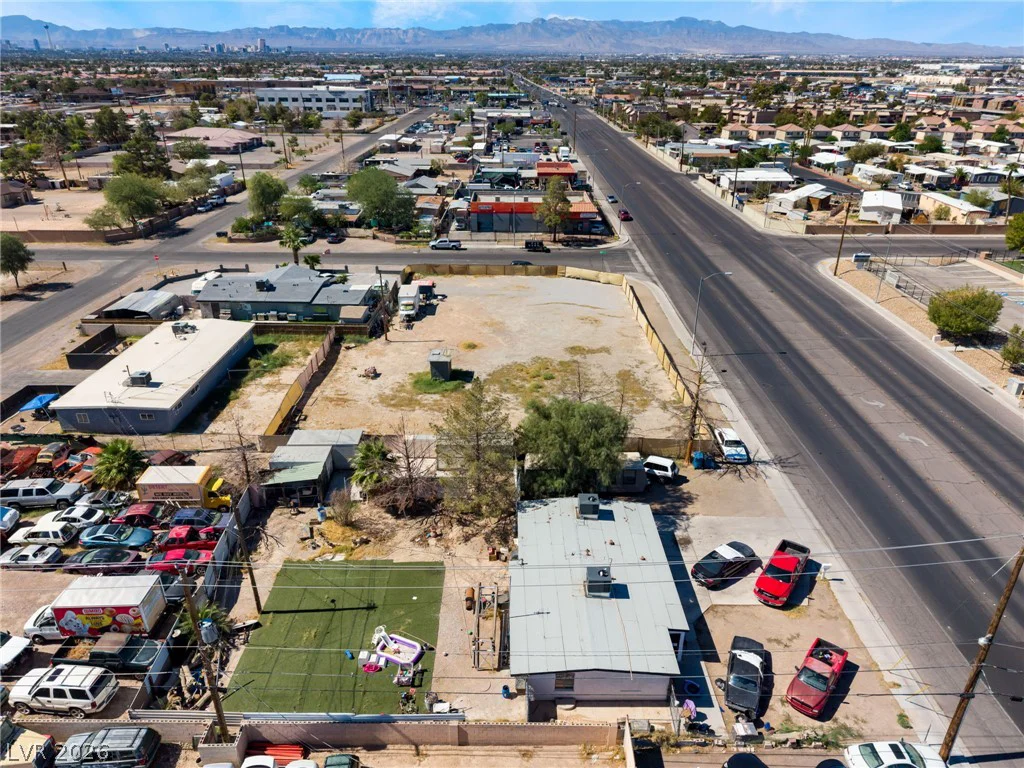 5351 Lake Mead, Las Vegas, NV 89156