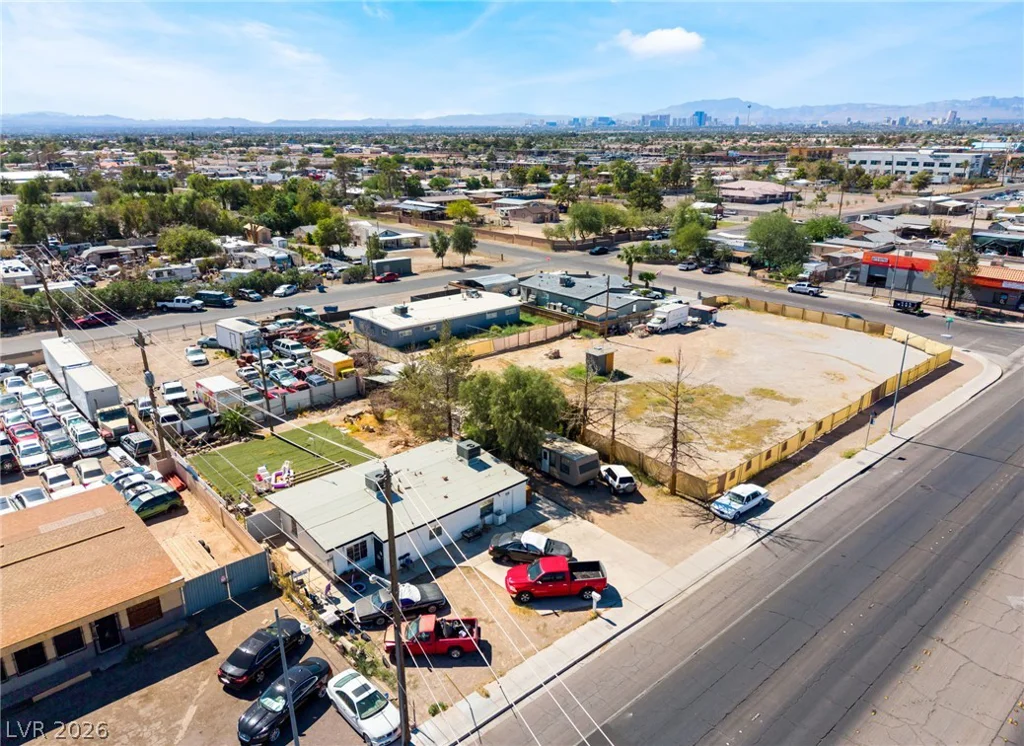 5351 Lake Mead, Las Vegas, NV 89156