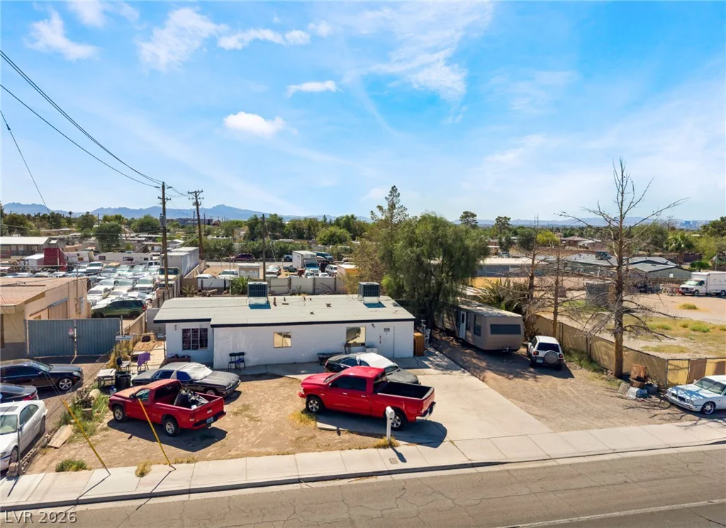 5351 Lake Mead, Las Vegas, NV 89156