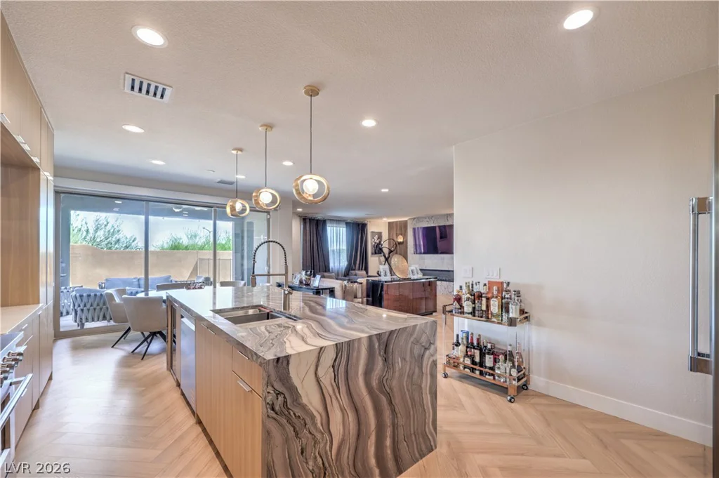 10470 Dove Meadow Way, Las Vegas, NV 89135