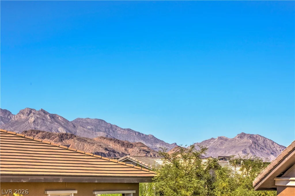 10470 Dove Meadow Way, Las Vegas, NV 89135