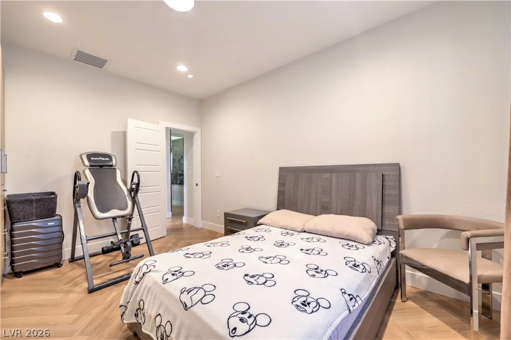 10470 Dove Meadow Way, Las Vegas, NV 89135