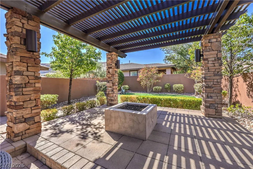 10470 Dove Meadow Way, Las Vegas, NV 89135