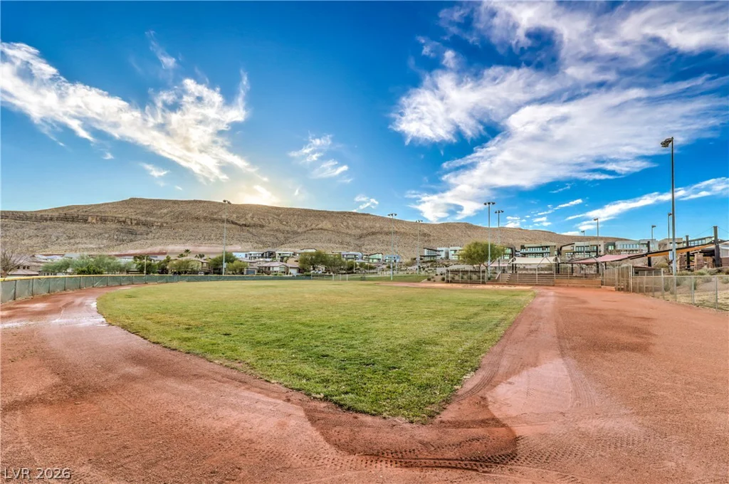 10470 Dove Meadow Way, Las Vegas, NV 89135