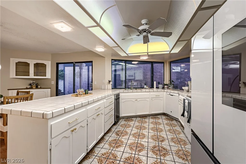 2200 Plaza Del Puerto, Las Vegas, NV 89102