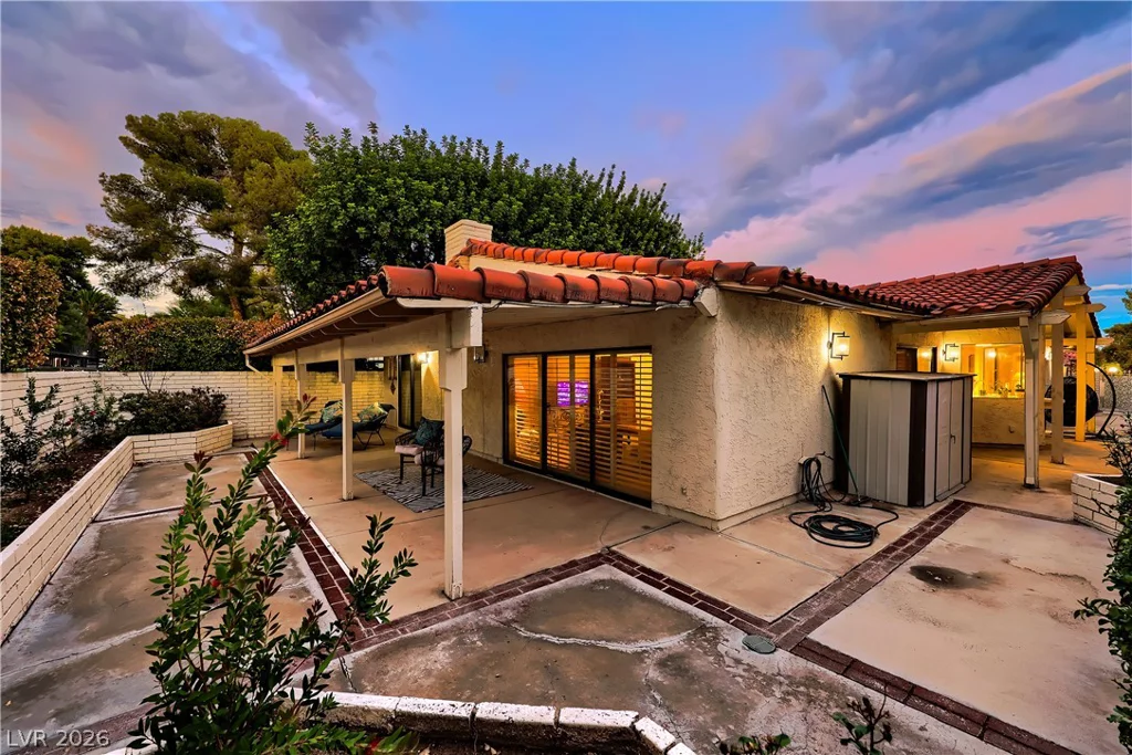 2200 Plaza Del Puerto, Las Vegas, NV 89102