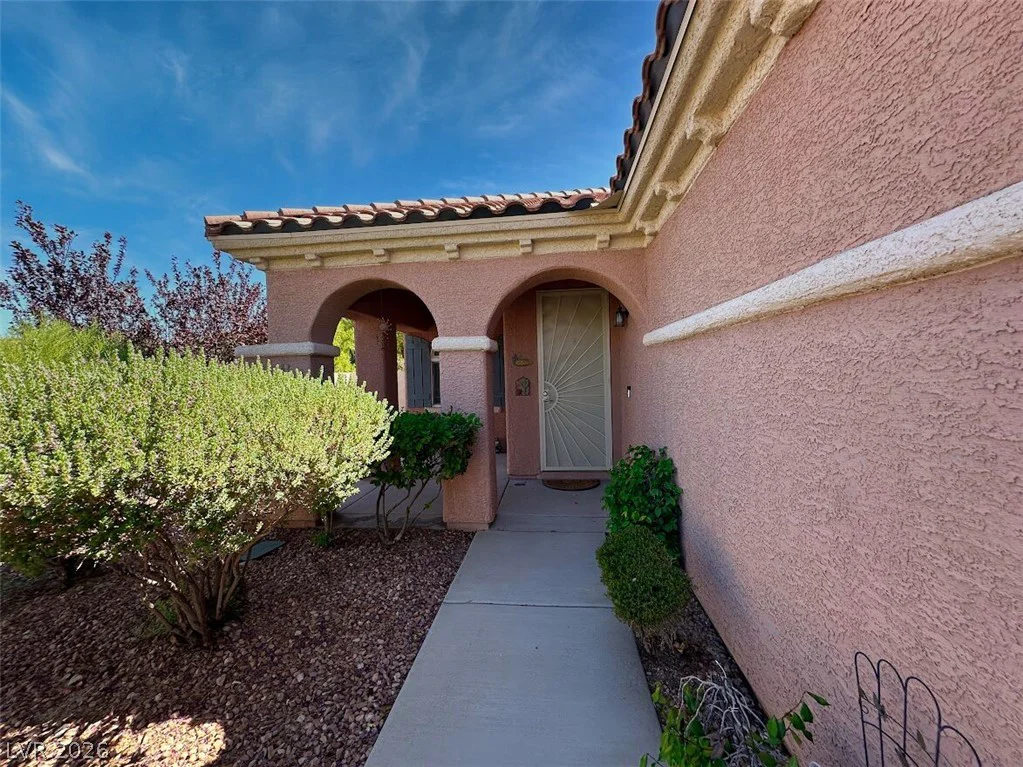 5123 Opal Crest, Las Vegas, NV 89131