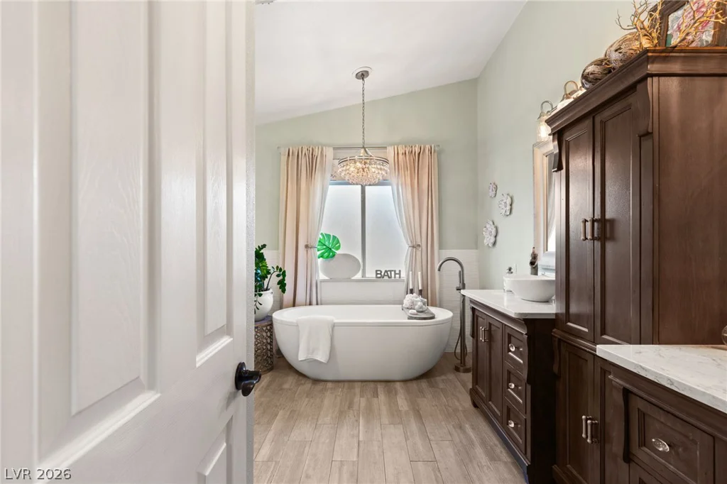 3950 Candleglow, Las Vegas, NV 89147