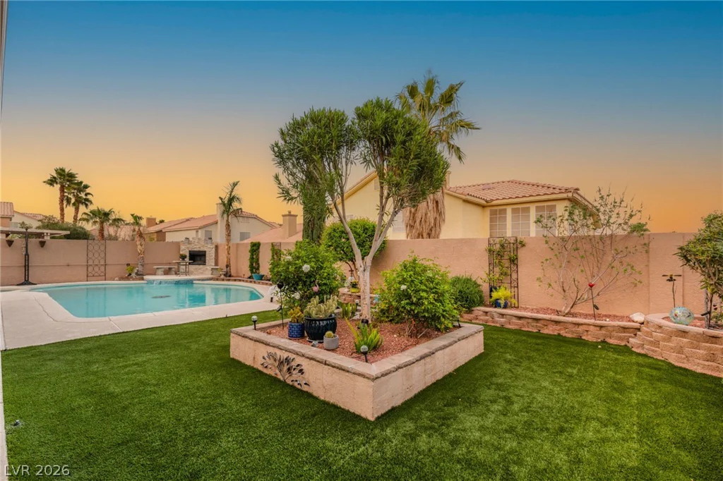 3950 Candleglow, Las Vegas, NV 89147
