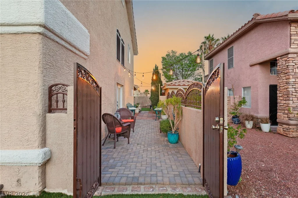 3950 Candleglow, Las Vegas, NV 89147