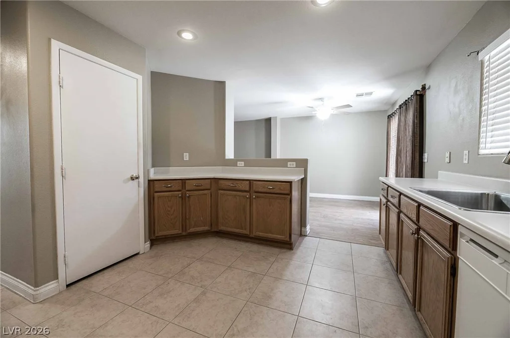 7548 Bear River, Las Vegas, NV 89139