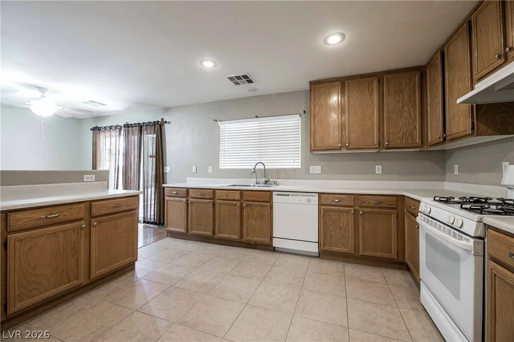 7548 Bear River, Las Vegas, NV 89139