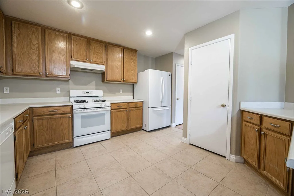 7548 Bear River, Las Vegas, NV 89139