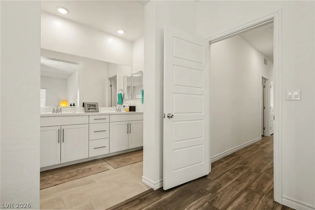 600 Carriage Hill, Las Vegas, NV 89138