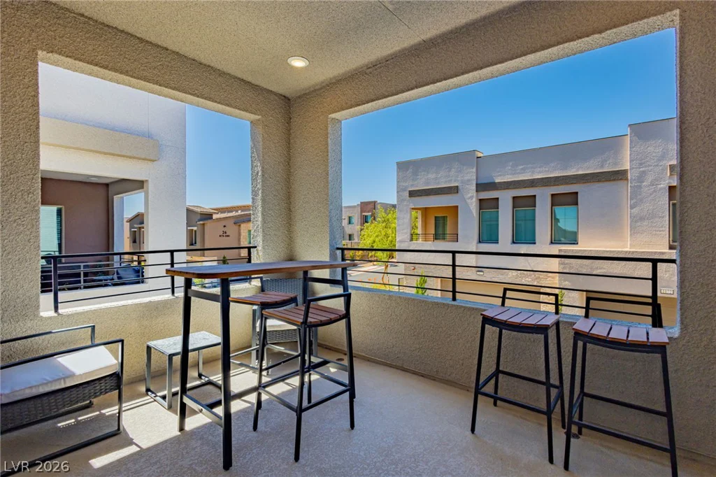600 Carriage Hill, Las Vegas, NV 89138