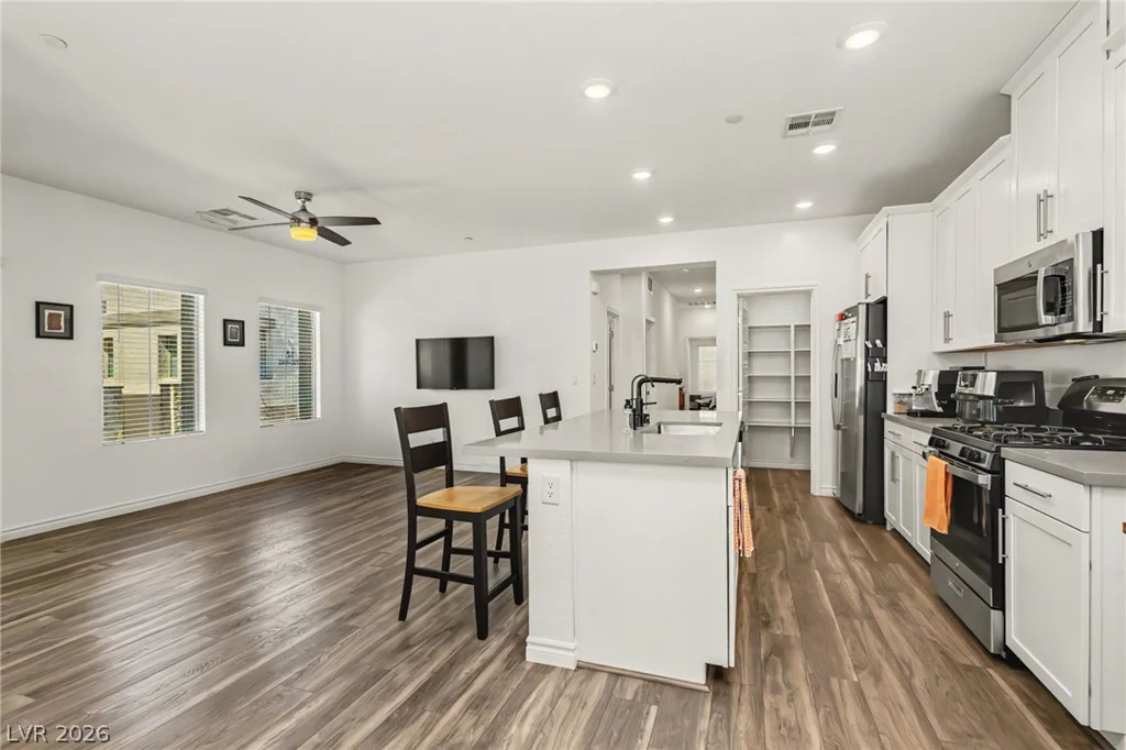 600 Carriage Hill, Las Vegas, NV 89138