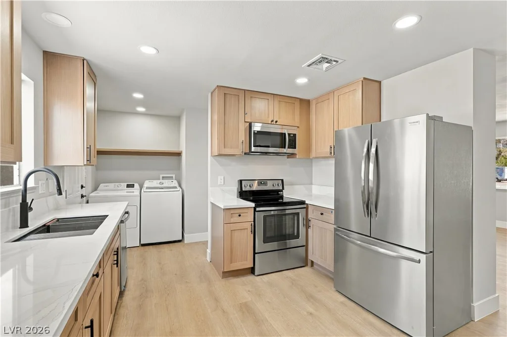 727 Greenbriar Townhouse, Las Vegas, NV 89121