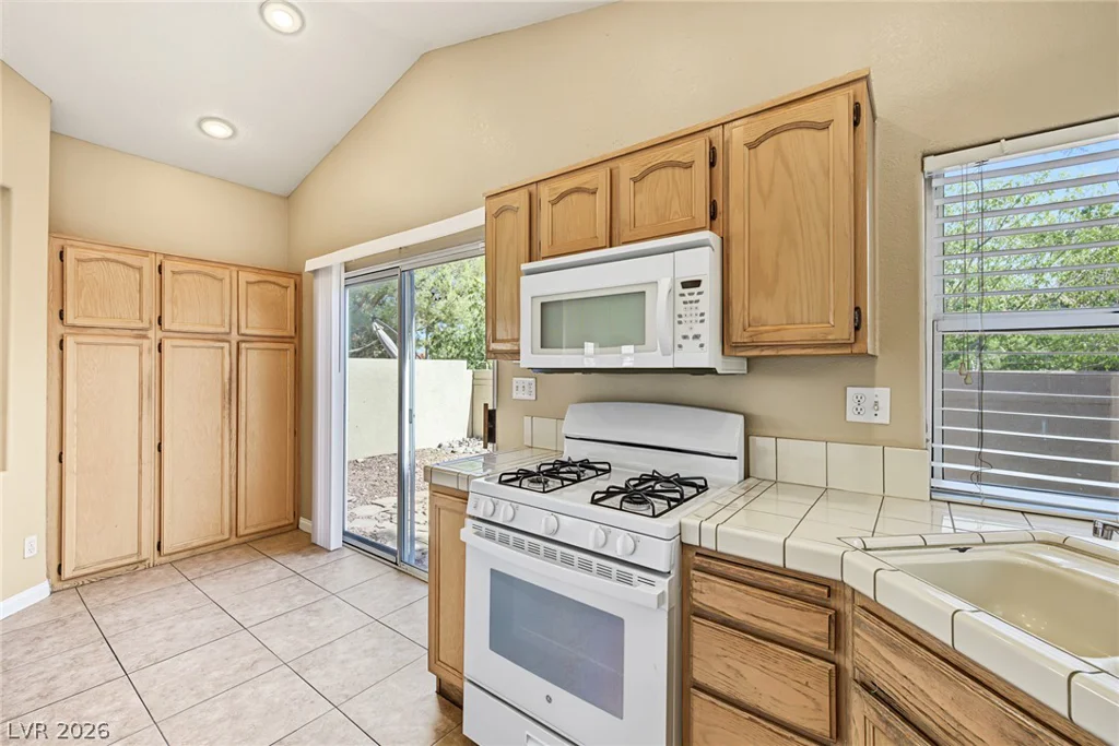 1816 Glenwillow, Las Vegas, NV 89117