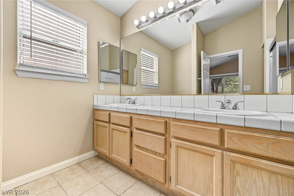 1816 Glenwillow, Las Vegas, NV 89117