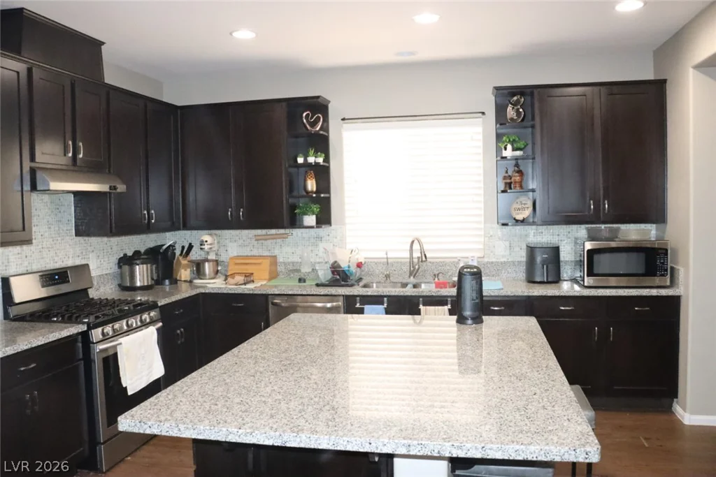 1517 Eagles Pass, North Las Vegas, NV 89084