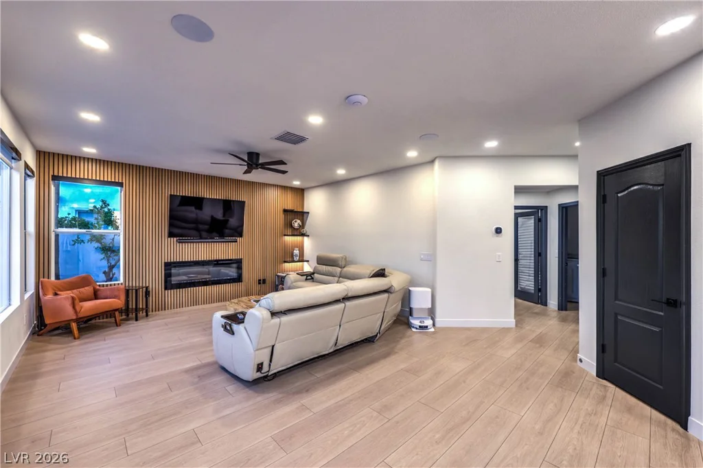 8432 Paseo Vista, Las Vegas, NV 89128