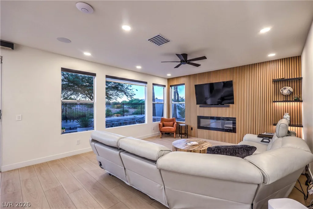 8432 Paseo Vista, Las Vegas, NV 89128