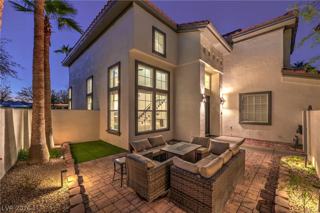 8432 Paseo Vista, Las Vegas, NV 89128
