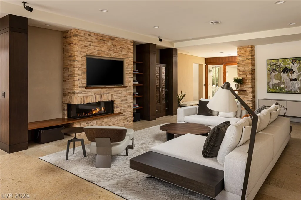 58 Meadowhawk, Las Vegas, NV 89135