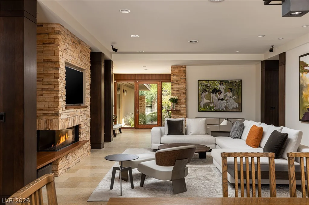58 Meadowhawk, Las Vegas, NV 89135