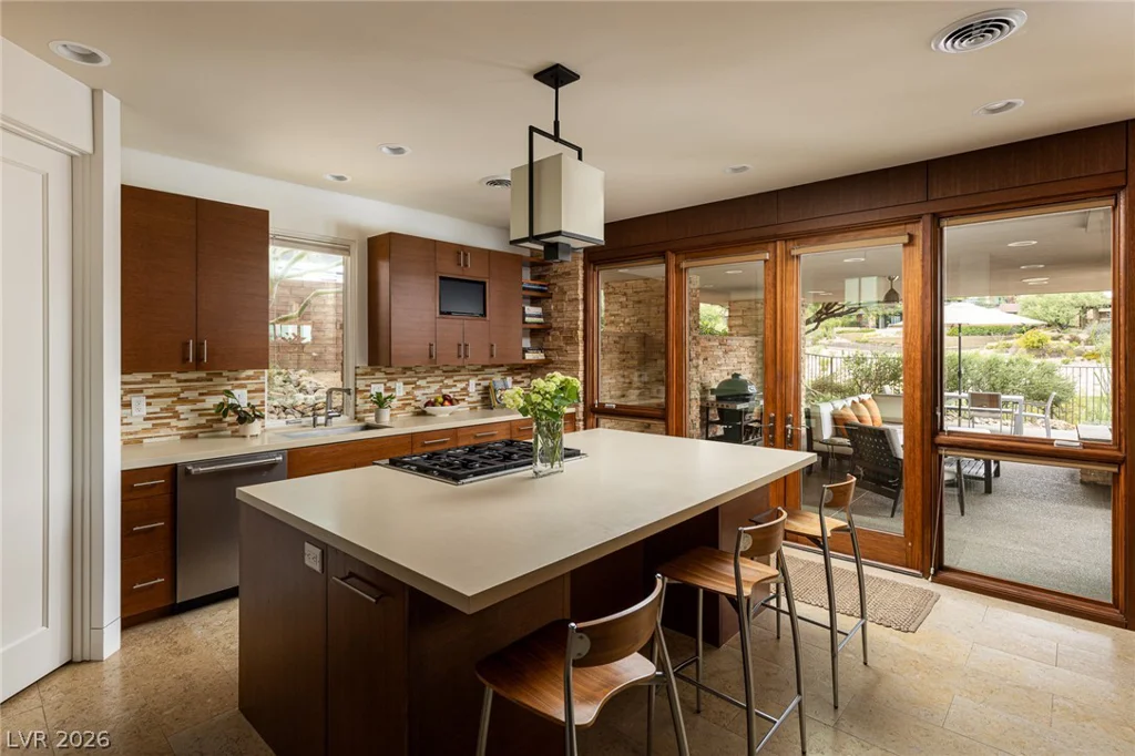 58 Meadowhawk, Las Vegas, NV 89135
