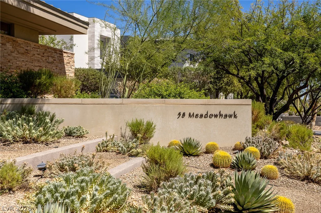 58 Meadowhawk, Las Vegas, NV 89135