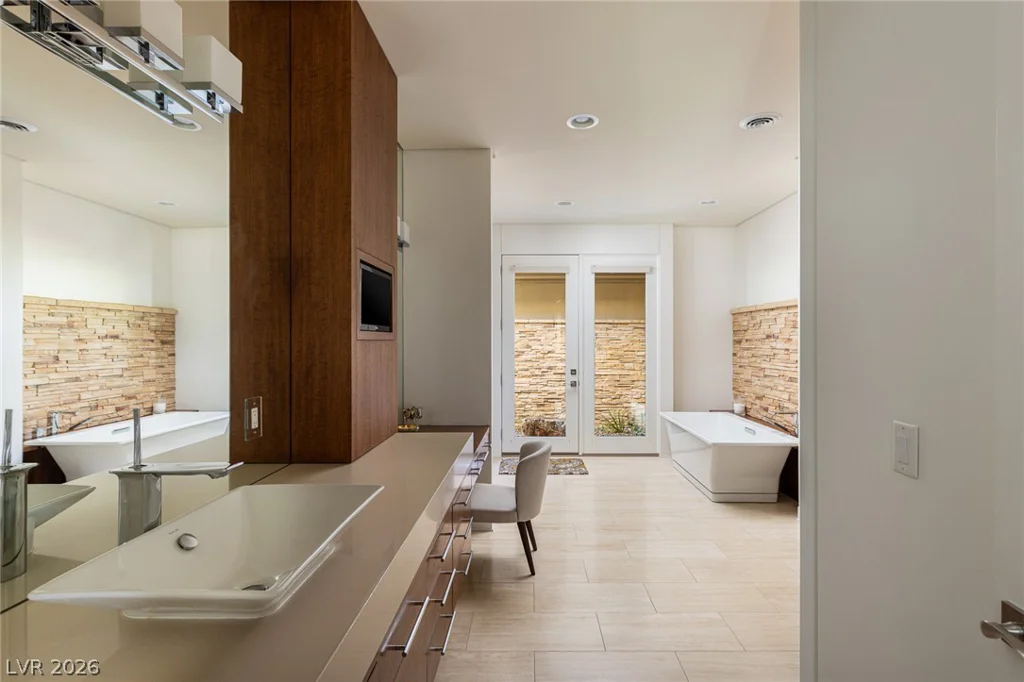 58 Meadowhawk, Las Vegas, NV 89135