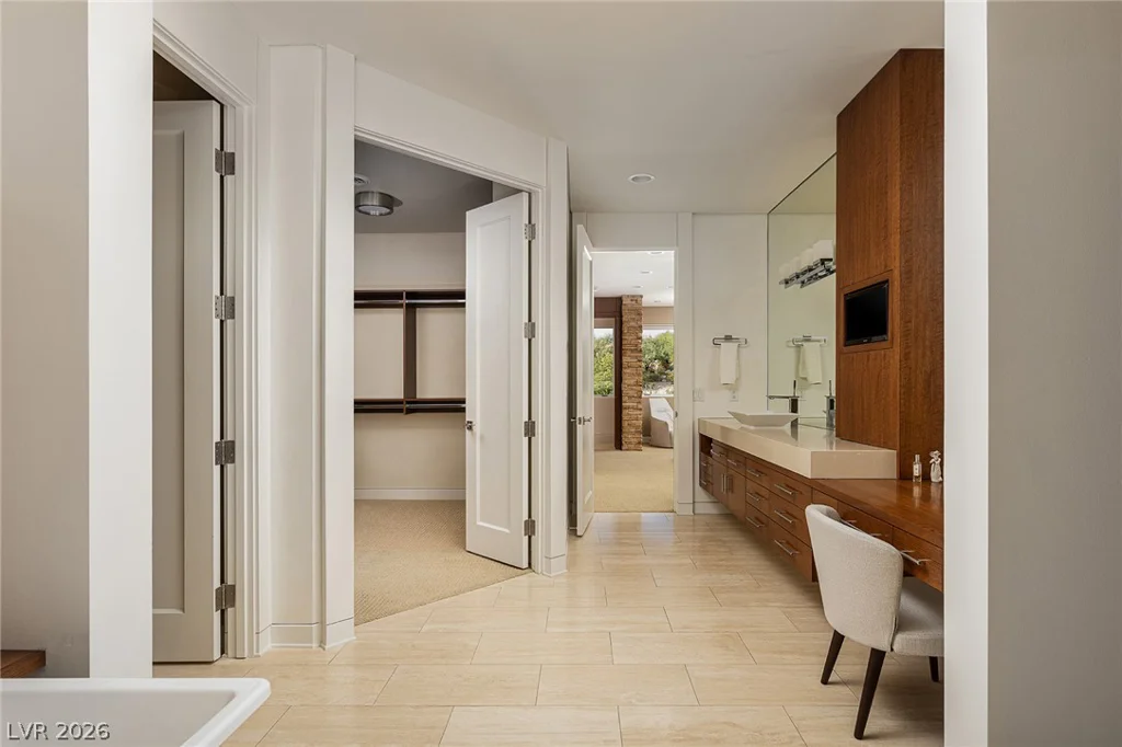 58 Meadowhawk, Las Vegas, NV 89135
