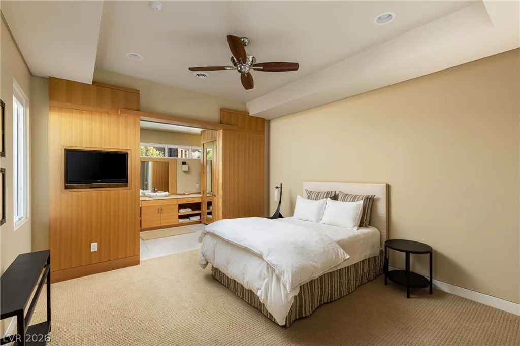 58 Meadowhawk, Las Vegas, NV 89135